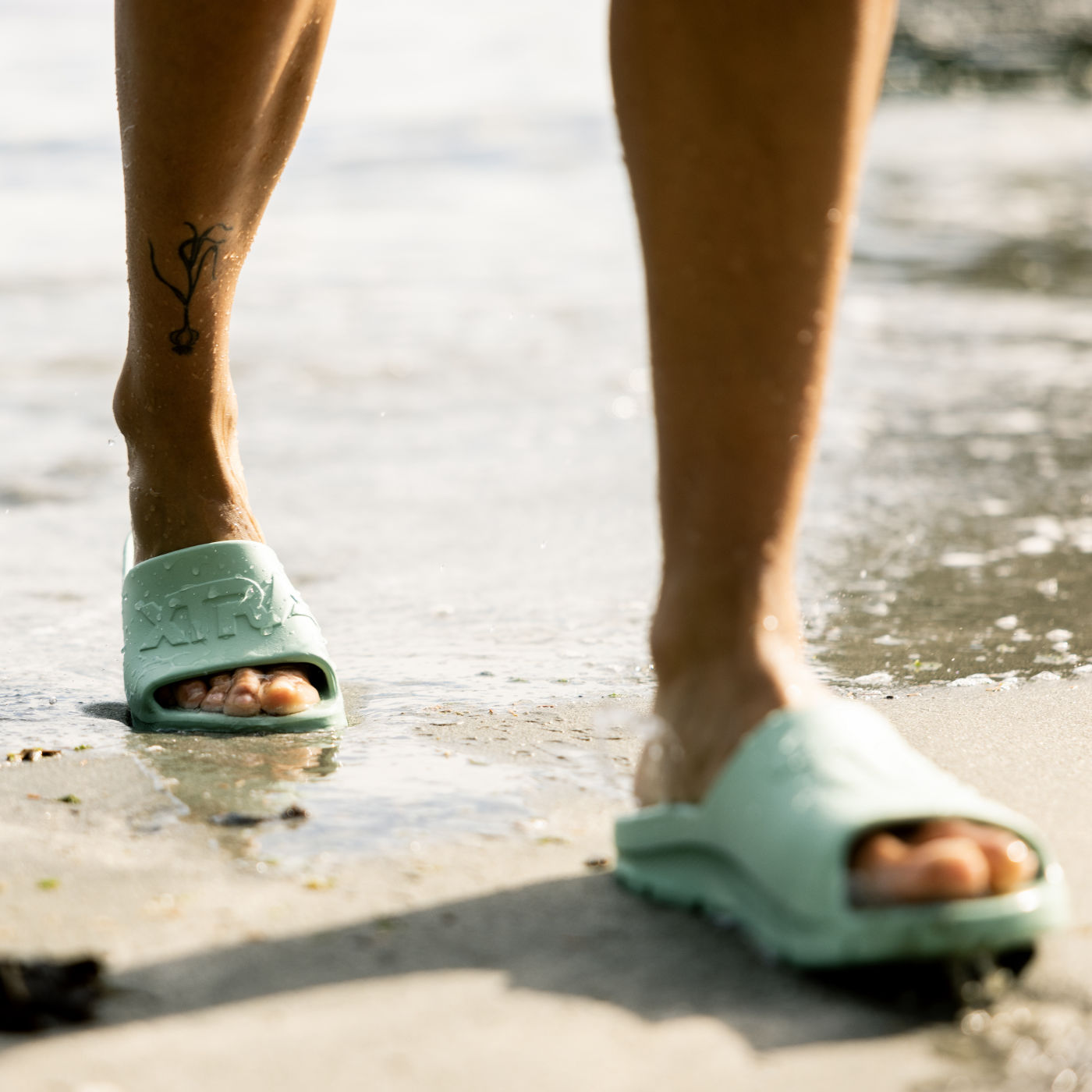Women's Après Fish Slide, , grid-large