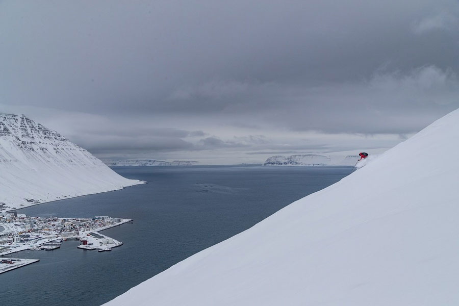 Skiing down the moutain